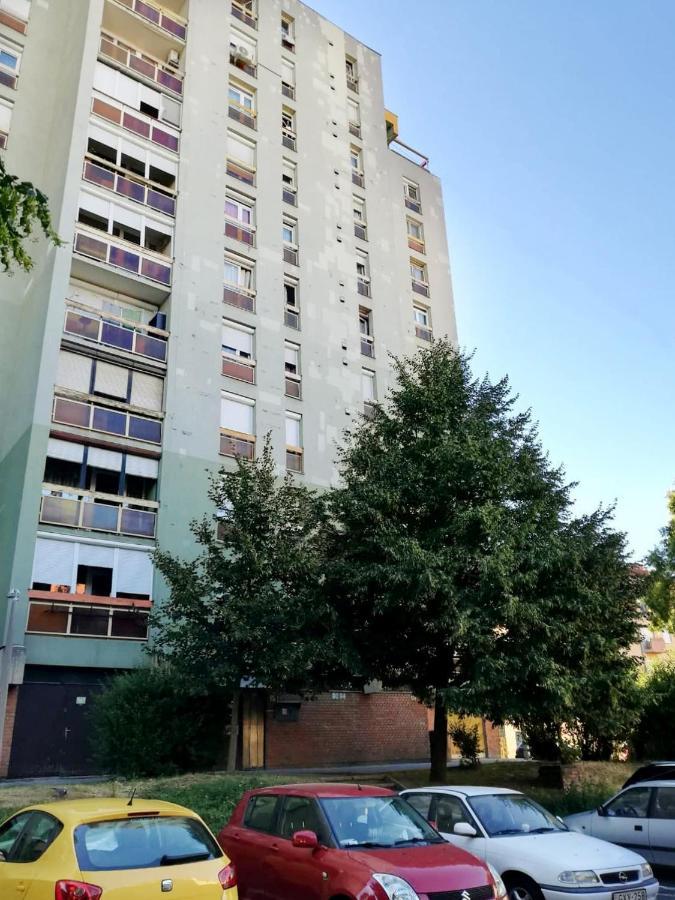 Aron Apartman Pecs Exterior photo